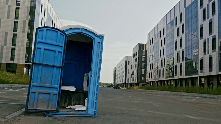Best VIP or Luxury Restroom Trailers  in Willoughby Hills, OH